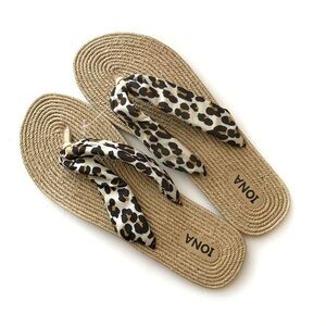 LEOPARD STRAP FLIP FLOPS